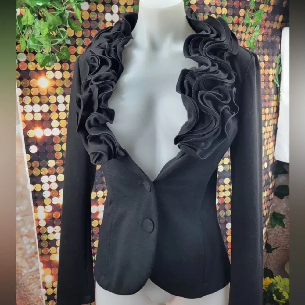 RINASCIMENTO Italian Layered-Tiered Collar Blazer - Picture 8 of 9